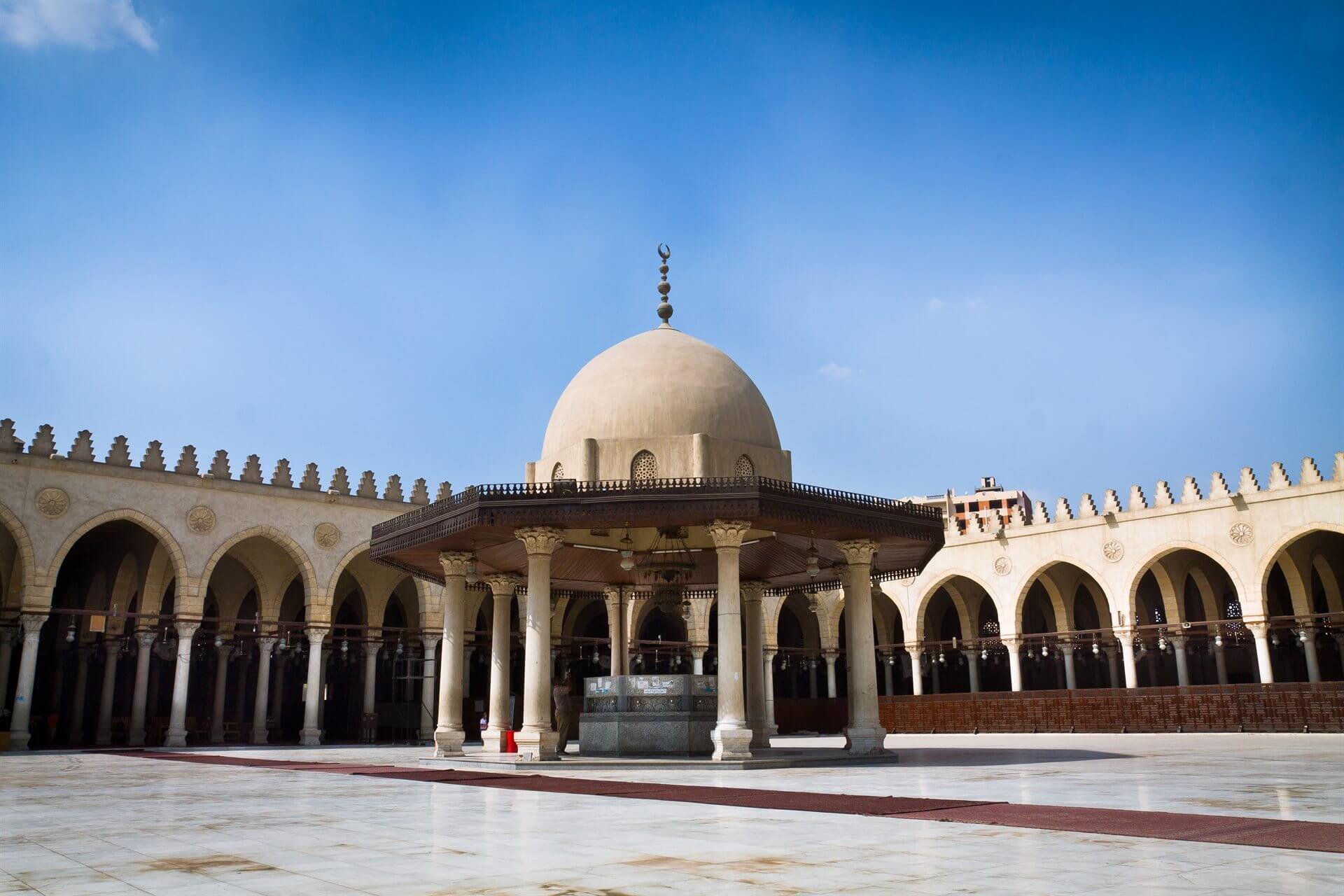Khan El Khalili and Al Moez Street Night Tour gallery image 2